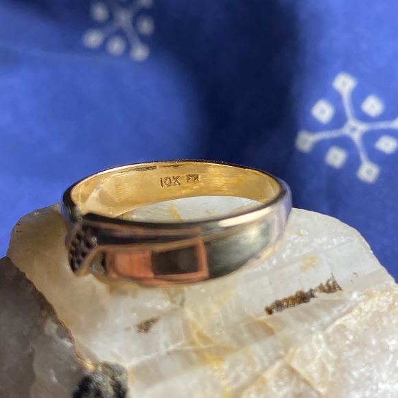 10k Yellow gold “Z” Shaped Diamond Ring Unisex - Picture 4 of 8